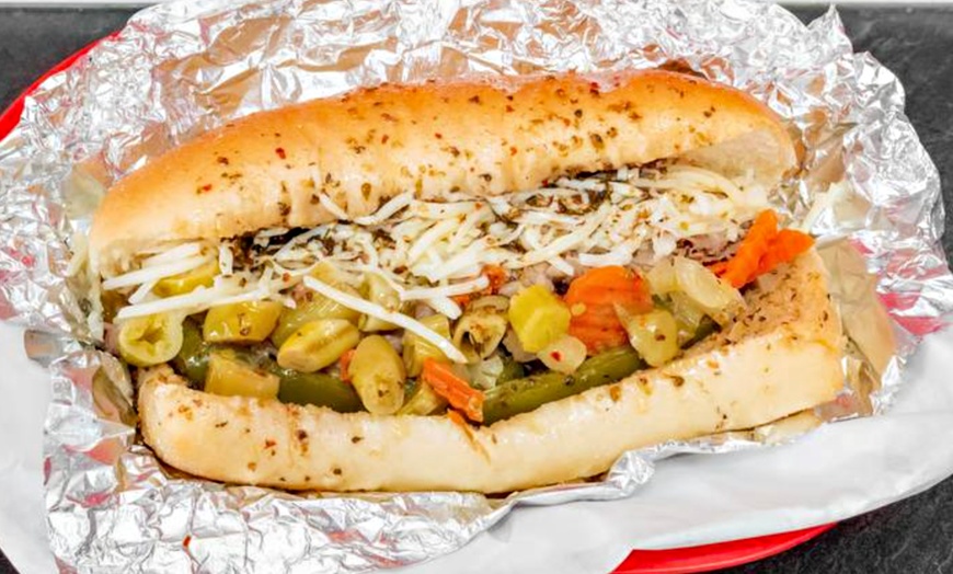 Image 8: The Ultimate Chicago Street Food Experience in Yorkville!