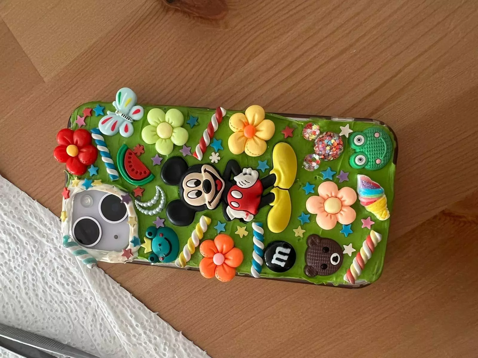 Workshop „Gestalte deine eigene Handyhülle“ inkl. Snacks und Getränke