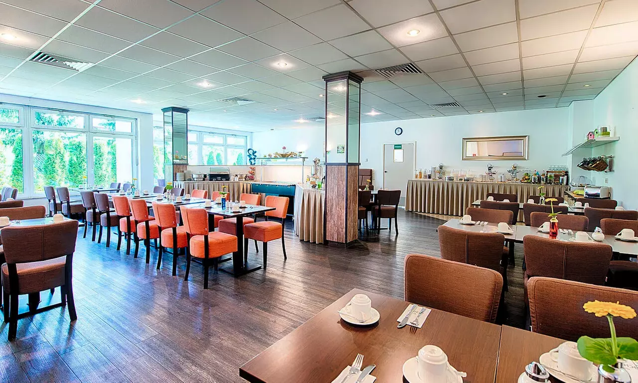 Verwöhne dich mit einem Frühstücksbuffet und prickelndem Sekt für 2 oder 4 Personen (bis zu 34% sparen) - Second Medium