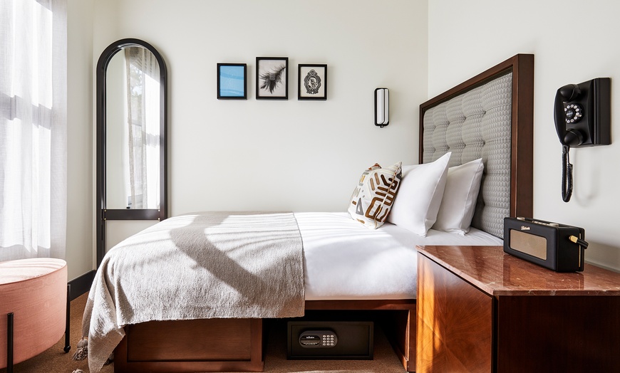 Image 19: 4* Stay in Oregon’s Historic Town With Curated Art & Mid-Century Charm