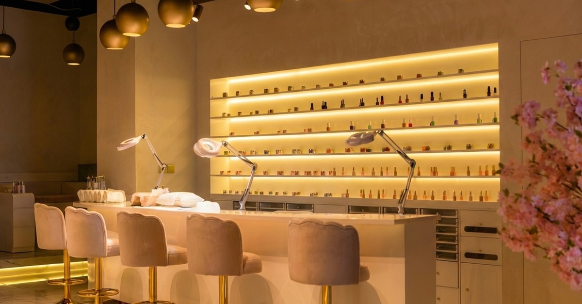 Relaxing Full Body, Deep Tissue, Slimming, Or Hot Stone Spa Treatment Relaxing Full Body, Deep Tissue, Slimming, Or Hot Stone Spa Treatment