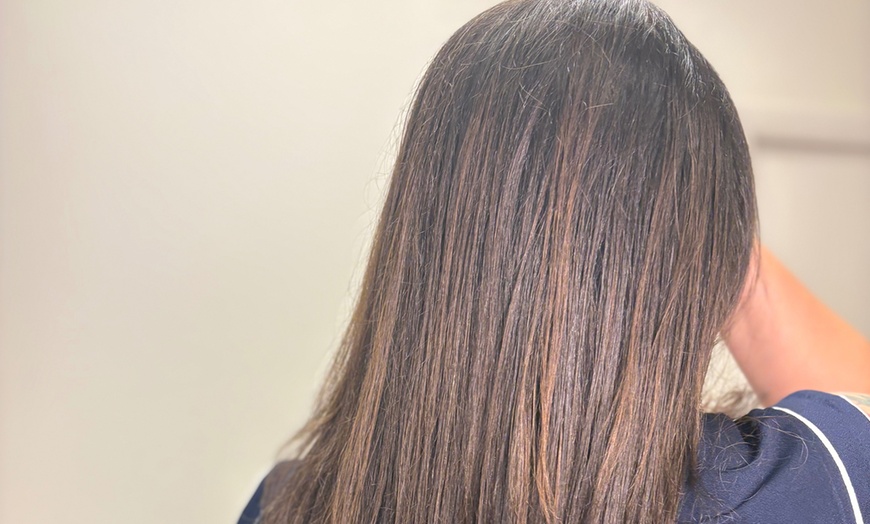 Image 3: Custom Highlight & Lowlight, Full Highlight, Color, Cut & Blowdry
