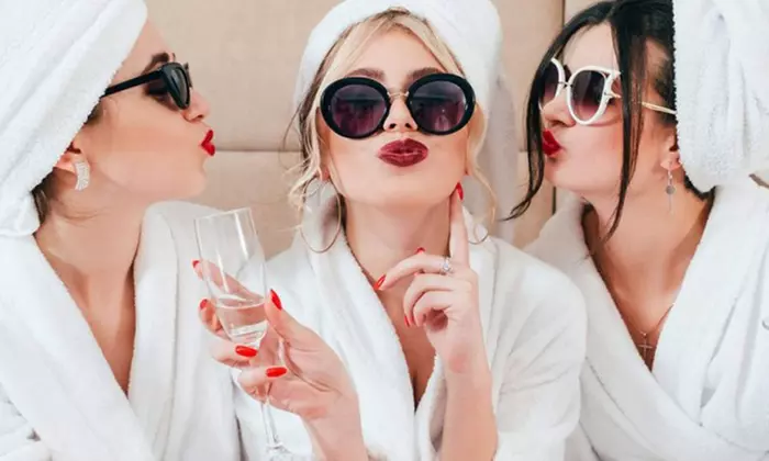 Beauty Party con tratamientos faciales y aperitivo para 1, 2 o 3 pax.