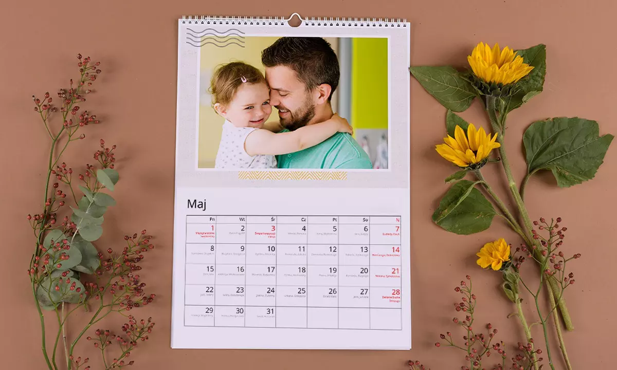 Personalizowane kalendarze biurkowe i ścienne z własnymi zdjęciami