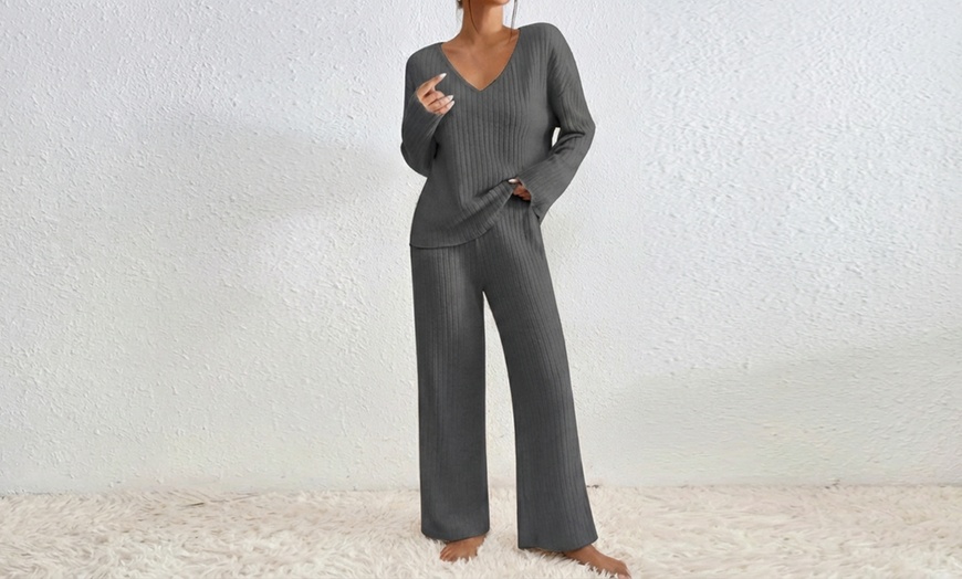 Image 5: Women’s V-neck Knitted Solid-colour Two-piece Set 