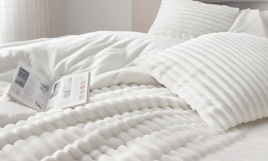 Image 4: Couette Sampur "Coton Club" 100 % microfibre finitions velours côtelé