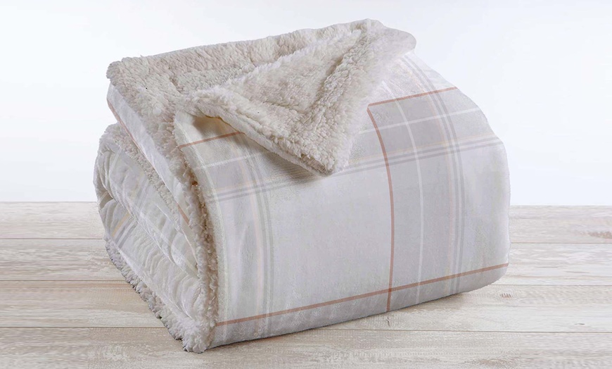 Image 26: Sherpa-Kuscheldecke