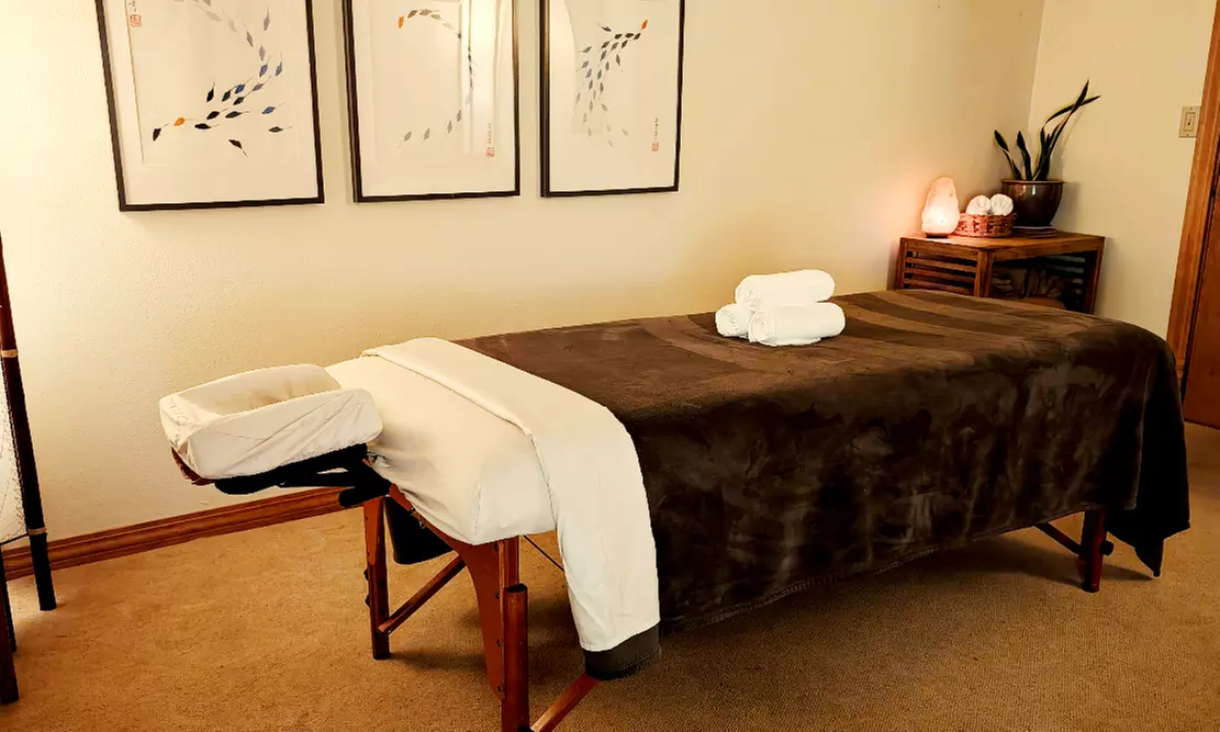 One, Two, or Three 60-Min Deep Tissue or Swedish Massages for One