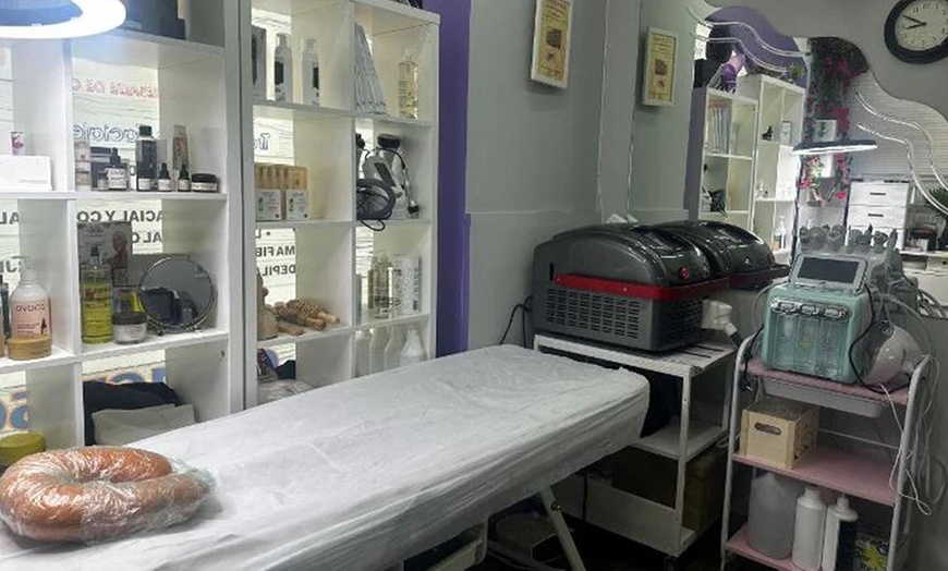 Image 2: Limpieza hydrafacial con opción a radiofrecuencia o bb glow 