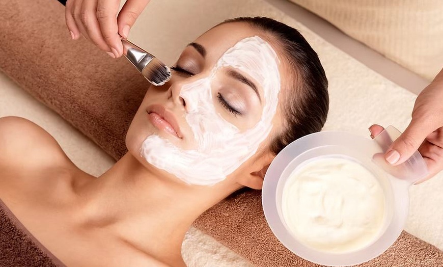 Image 4: Dr Murad-Technoceuticals Peel/Skin Booster-Microneedling & Dermaplane