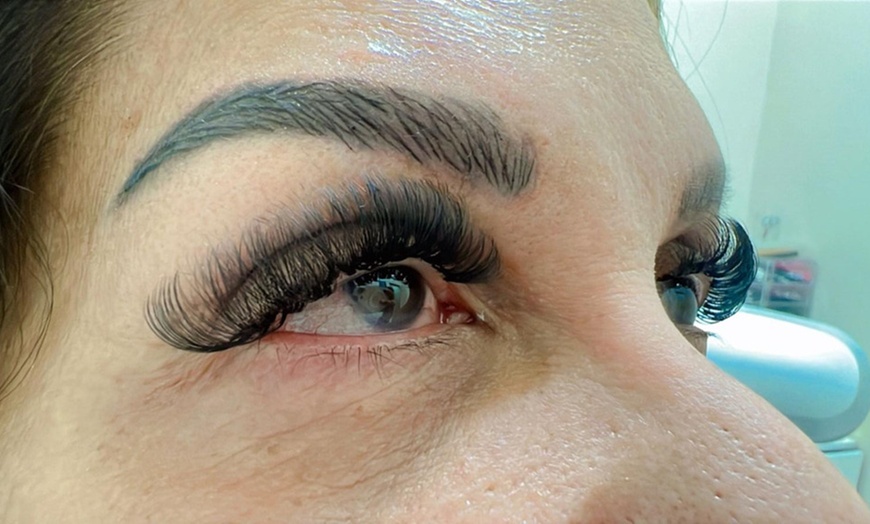 Image 5: Get 1, 2 Eyebrow Tinting Sessions,Brow Lamination, & More