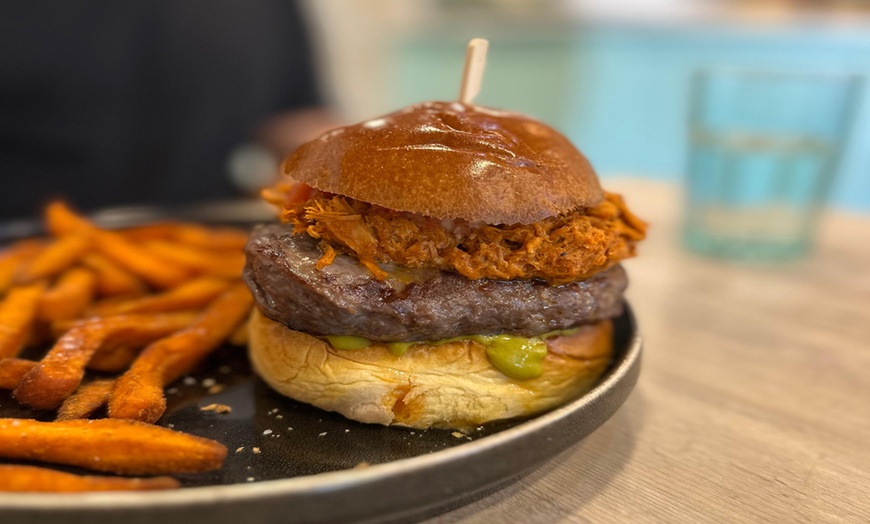 Image 4: Menú internacional para 2 personas con entrante, postre y bebida