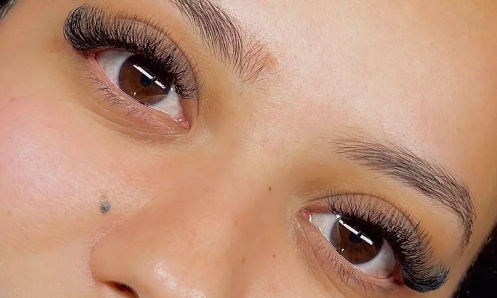 Classic or Volume Full Set Lashes for Natural or Bold Glam Look 