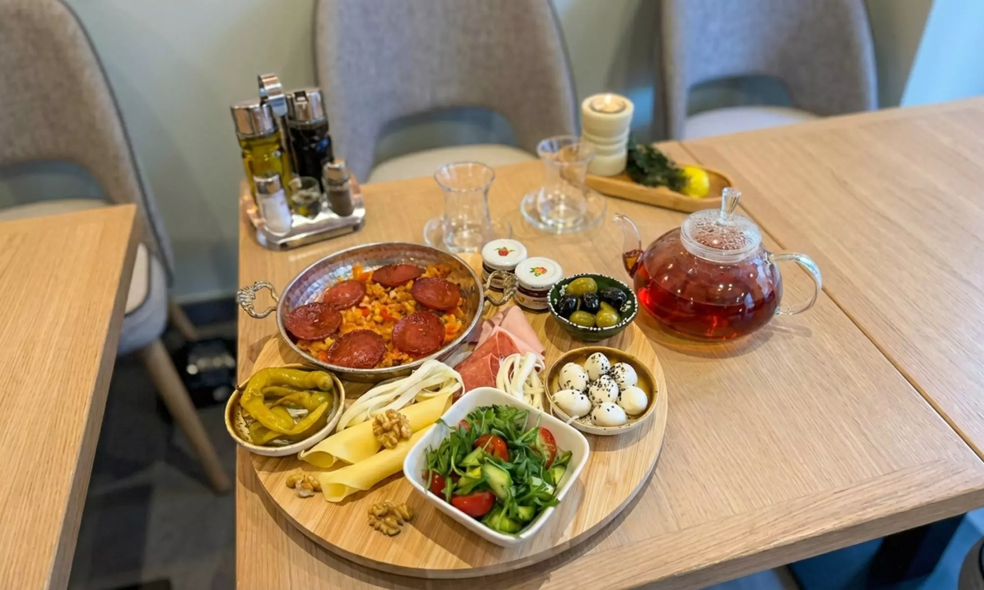 Brunch und belgische Waffeln für 1-2 Personen oder 2 Toasts nach Wahl