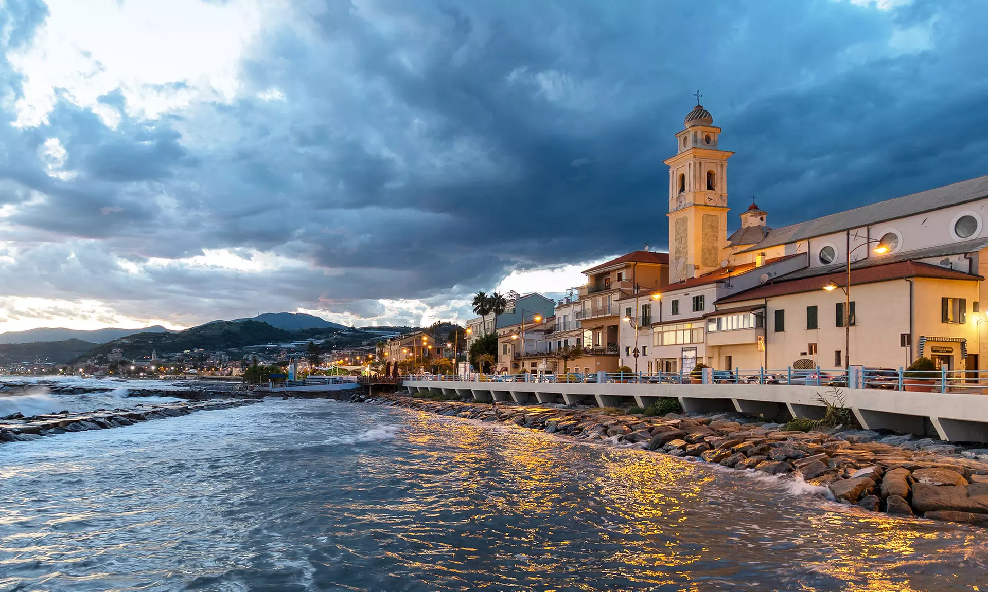 Liguria 4*: camera Superior con colazione o mezza pensione
