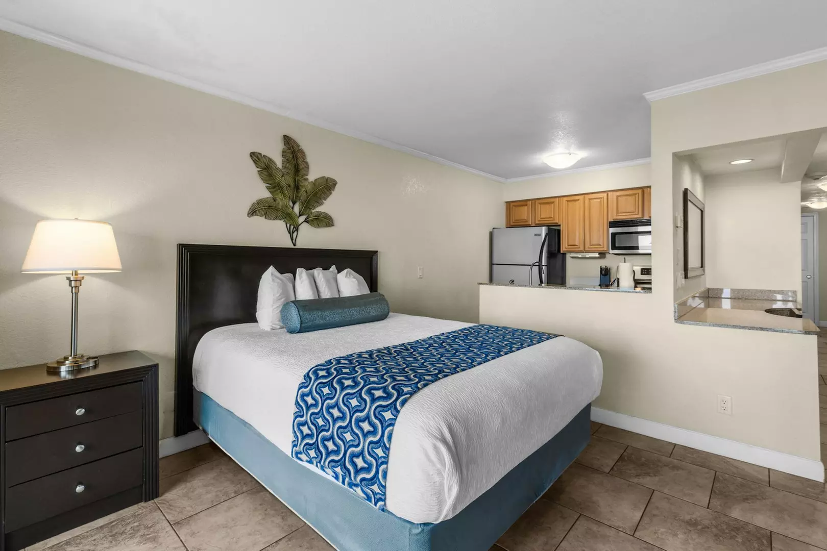 Sailport Waterfront Suites: Your Gateway to Bayside Serenity
