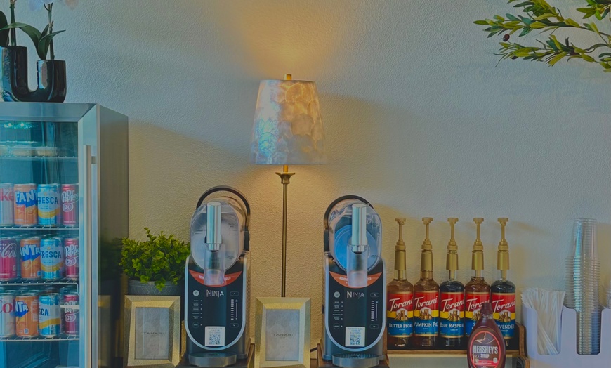 Image 6: Shellac, Gel, or No-Chip Mani-Pedi Options for Lasting Shine