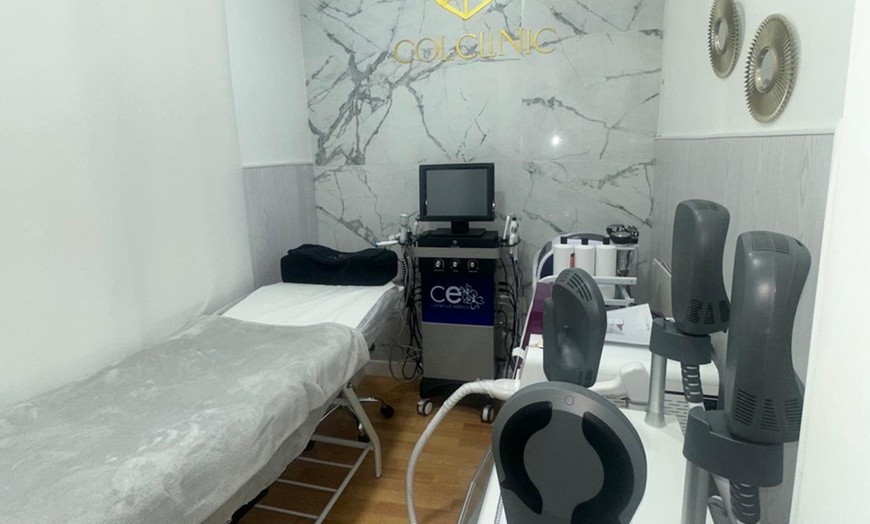 Image 4: 1 o 2 sesiones de infiltracion de ADN de salmón y vitaminas para 1 