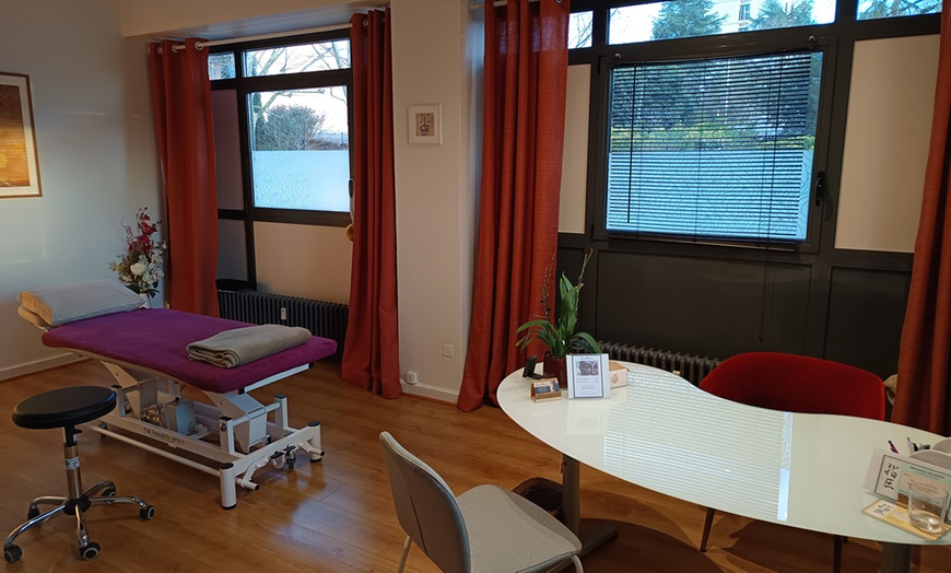 Image 12: Modelage Shiatsu ou réflexologie avec une experte