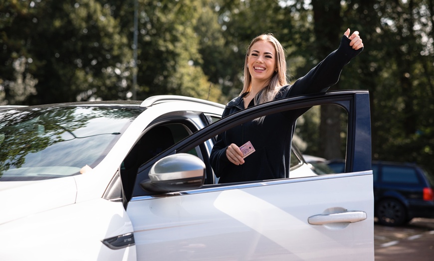 Image 4: Gas geven naar je rijbewijs: proefles, theorie en slagingsgarantie
