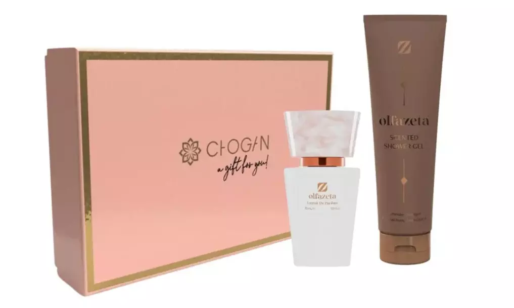 Forfait coiffure et un coffret avec parfum, soins et maquillage