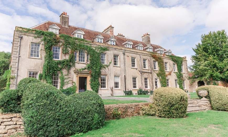 Image 1: Luxury Spa Day at The Hayloft Spa – 25 or 55 Min Treatment 