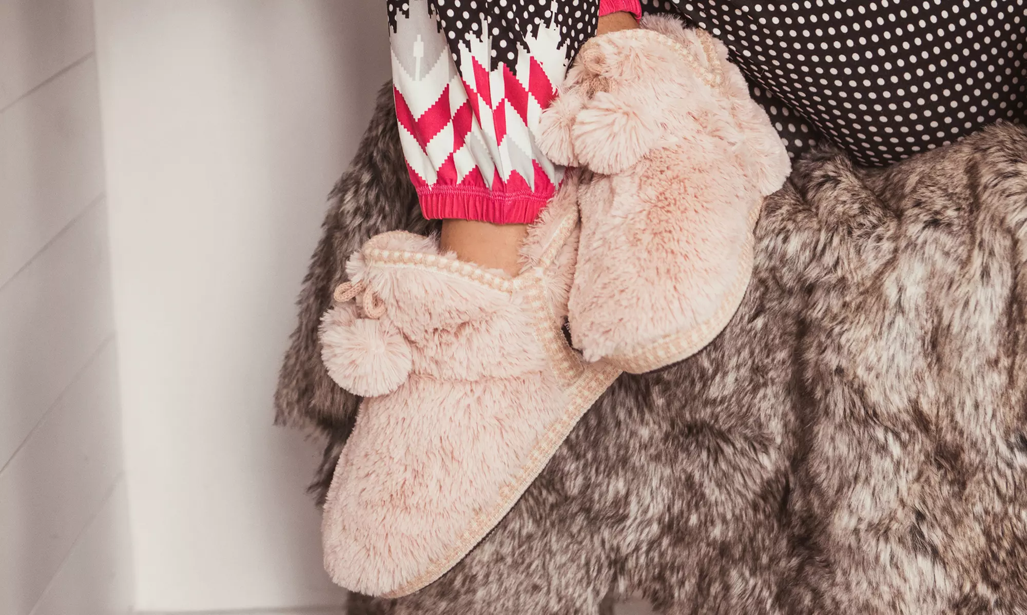 Muk Luks Women's Faux Fur Erina Slipper Booties (Size 5/6) - Second Medium