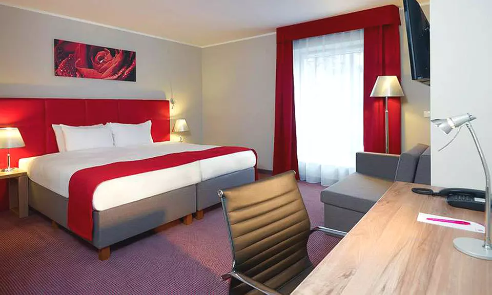 Chorzów: pokój dla 2 osób ze śniadaniami lub wyżywieniem HB w Hotelu Focus Katowice Chorzów - Primary Image