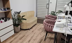 Perfekcyjne dłonie i stopy: manicure i pedicure hybrydowy