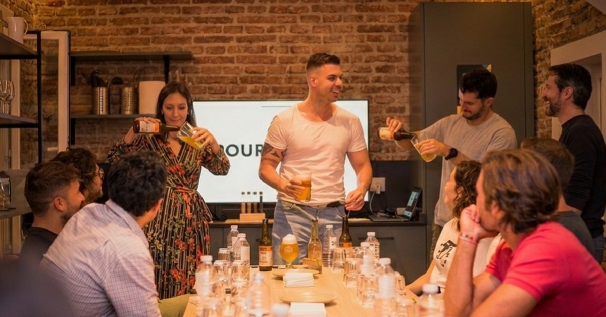 Cata de cervezas artesanas españolas y quesos europeos en Madrid