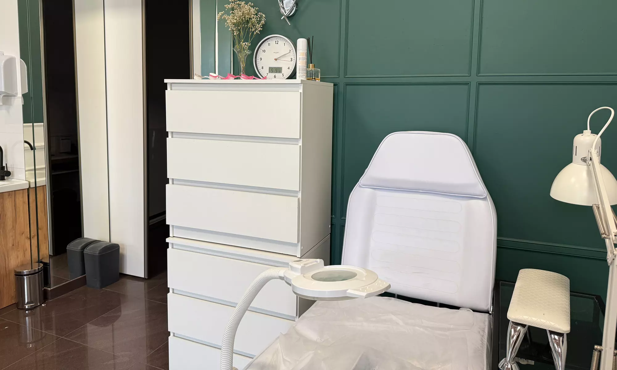 Profesjonalne oczyszczanie twarzy: ultradźwiękami, manualne i więcej