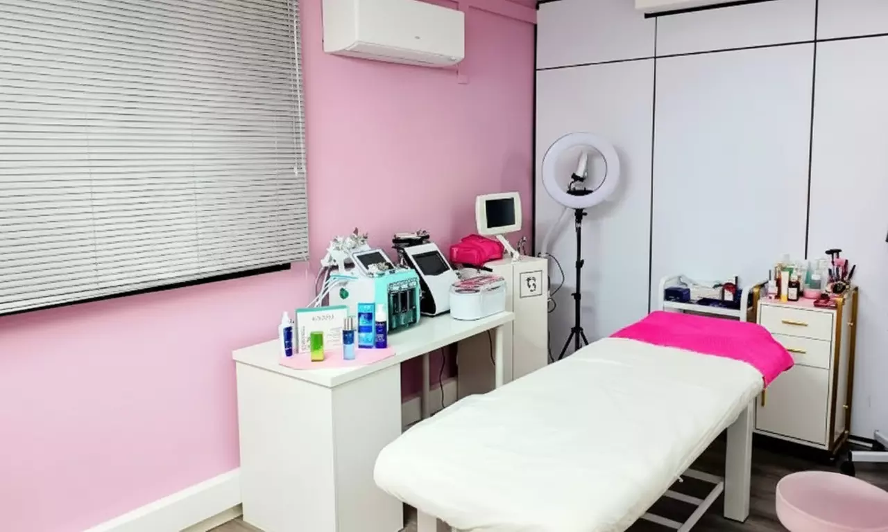 Extensiones con acabado natural, wispy o volumen ruso