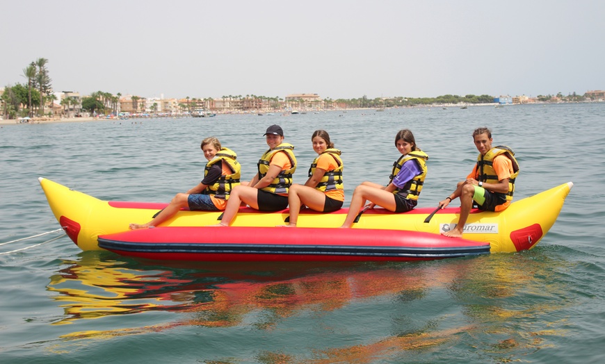 Image 4: Descubre el Mar Menor: 20 minutos de banana boat para hasta 5 personas 