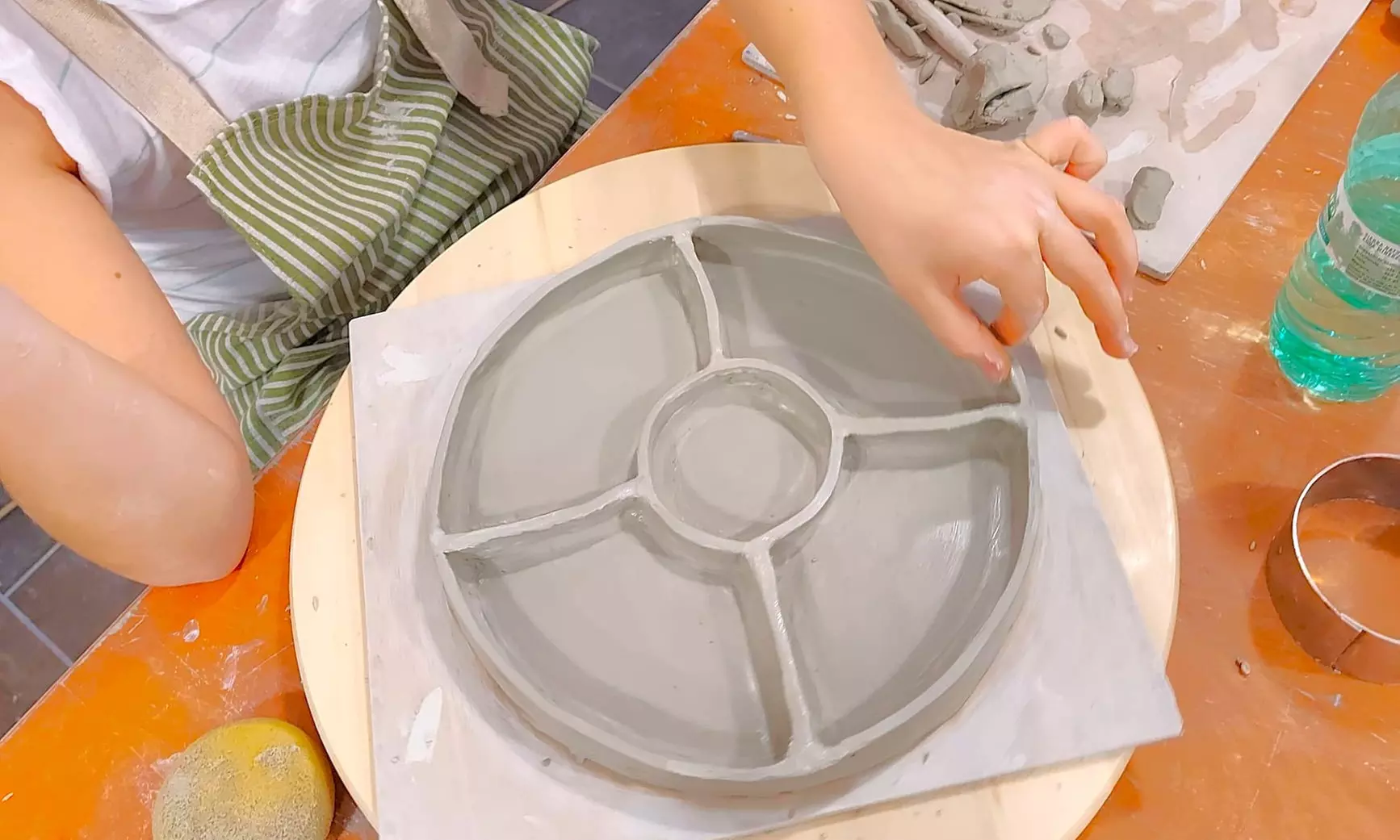 Taller de cerámica con bebida