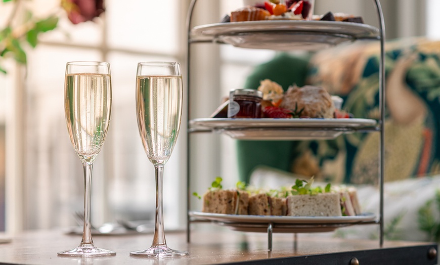 Image 2: Classic or Sparkling Afternoon Tea for Two or Four People