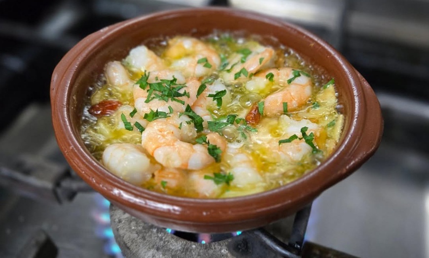 Image 6: Menú mediterráneo o de parrillada para 2 o 4 con postre y bebidas