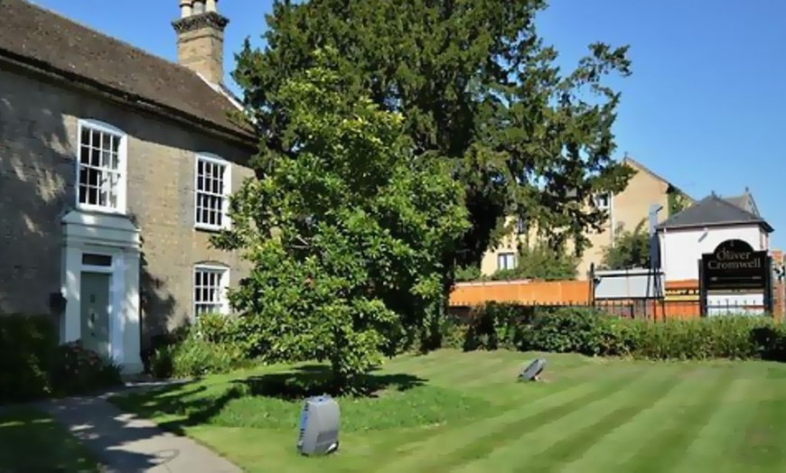 Image 11: Try one of the best dining spots in Cambridgeshire:Three-Course Dining