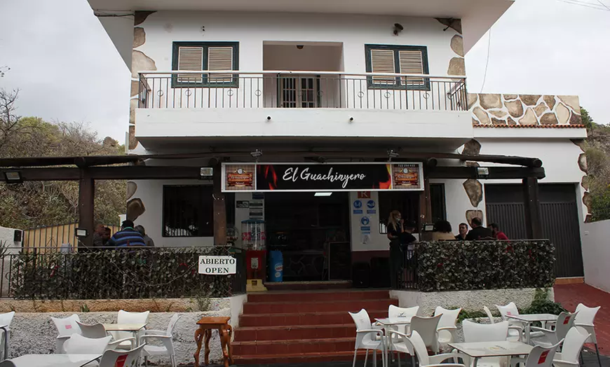Image 13: Menú canario para 2 o 4 personas con entrantes, postre y bebida