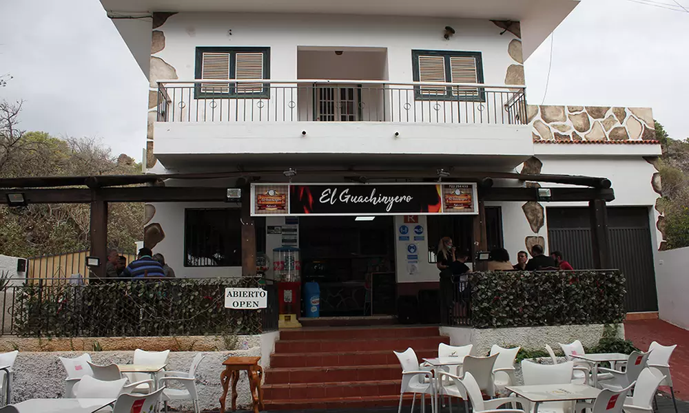 Menú canario para 2 o 4 personas con entrantes, postre y bebida