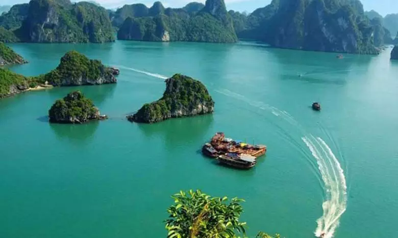 11-Day Vietnam Adventure: Stay, Cruise, Flights, Meals & Halong Tours!