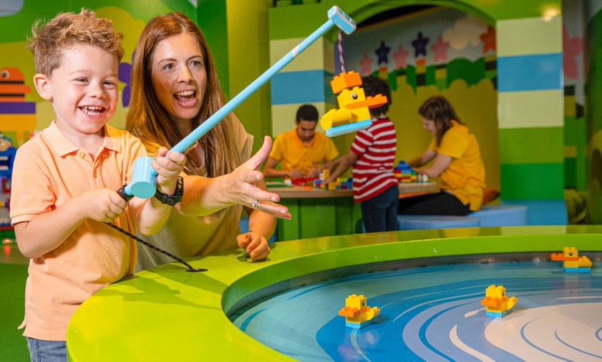 Image 2: 1 Standard-Eintrittskarte für das LEGO® Discovery Centre Hamburg