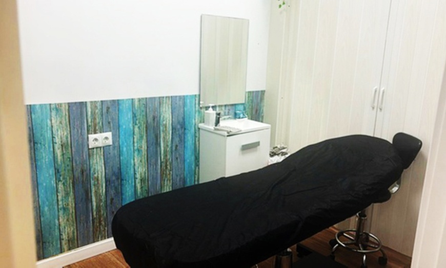 Image 2: Masaje a elegir entre relajante, descontracturante o prenatal