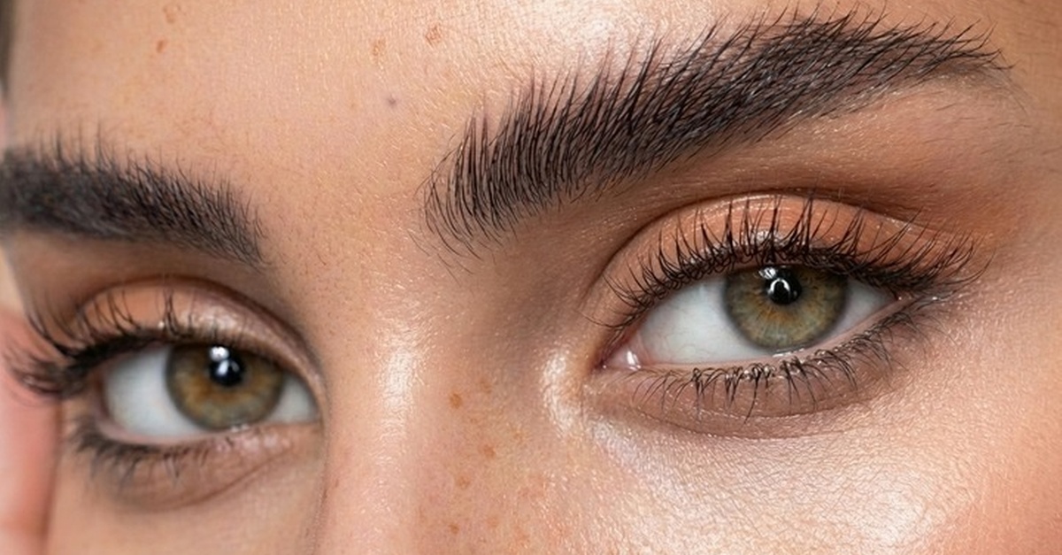 Lifting de pestañas y diseño de cejas en Zaragoza