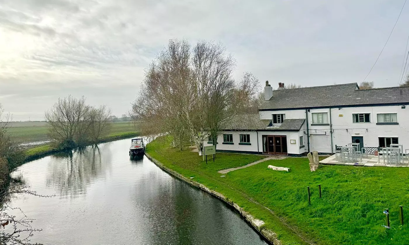 Sunday Roast Platter & Wine for 2, 3 or 4