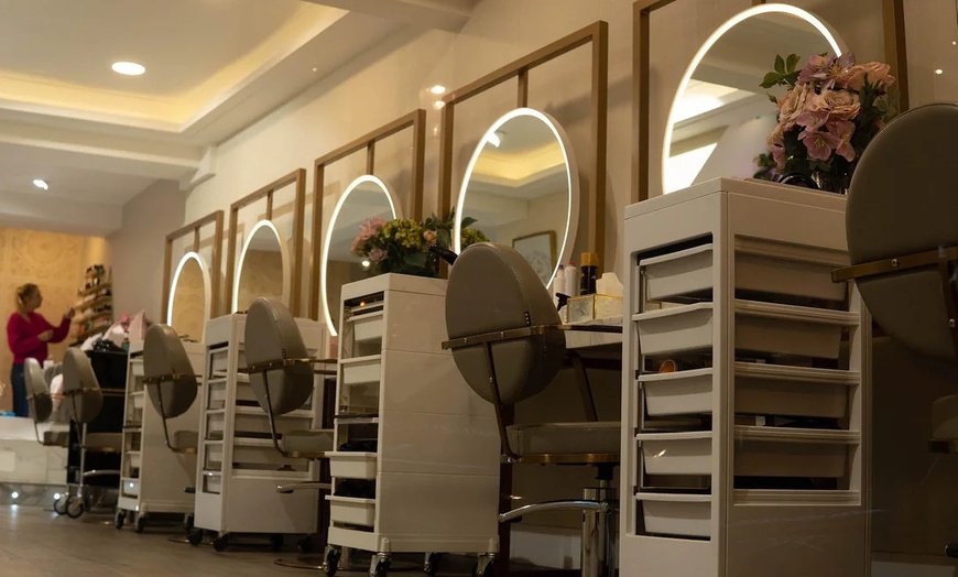 Image 6: Up to 25% Off Cut & Colour at Ziad London