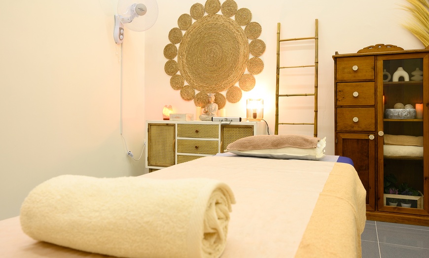 Image 3: Masaje tailandés individual o en pareja de 60 minutos 