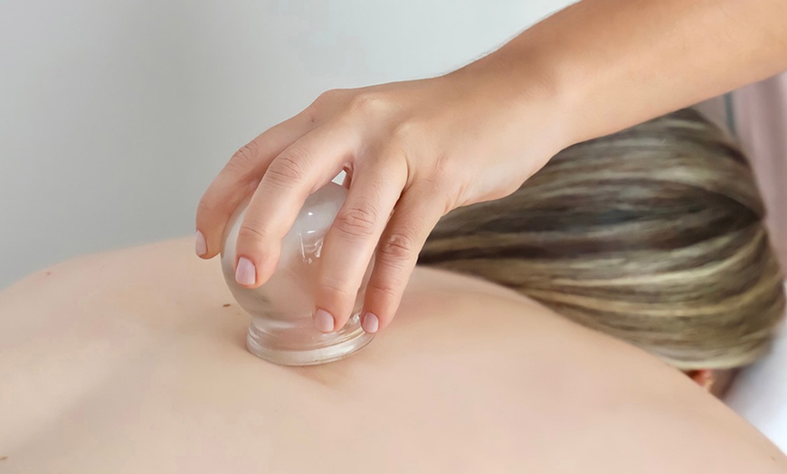 Image 3: Masaje a elegir de 40 minutos, con opción a reflexología podal