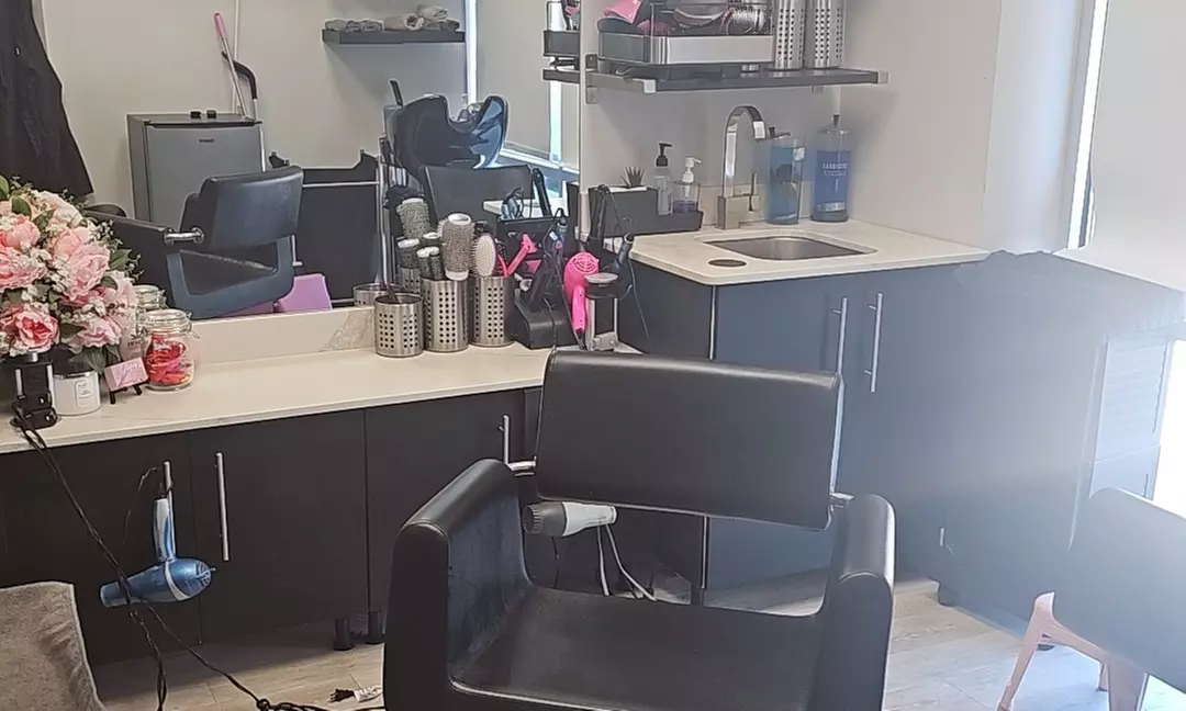 Get Smooth, Shiny Hair with Silk Press, Haircut, Conditioning!