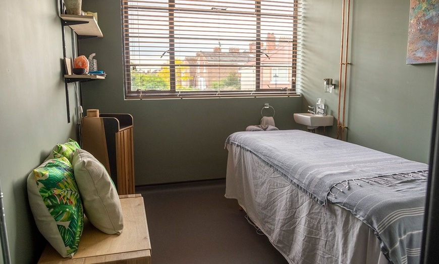 Image 2: 45- or 75-Min Back, Head/ Foot/ Full Body Massage w/ 60-Min Treatment 