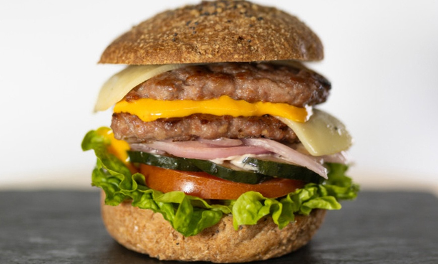 Image 2: Sabor y salud: menú de hamburguesas proteicas para 2 o 4 personas 